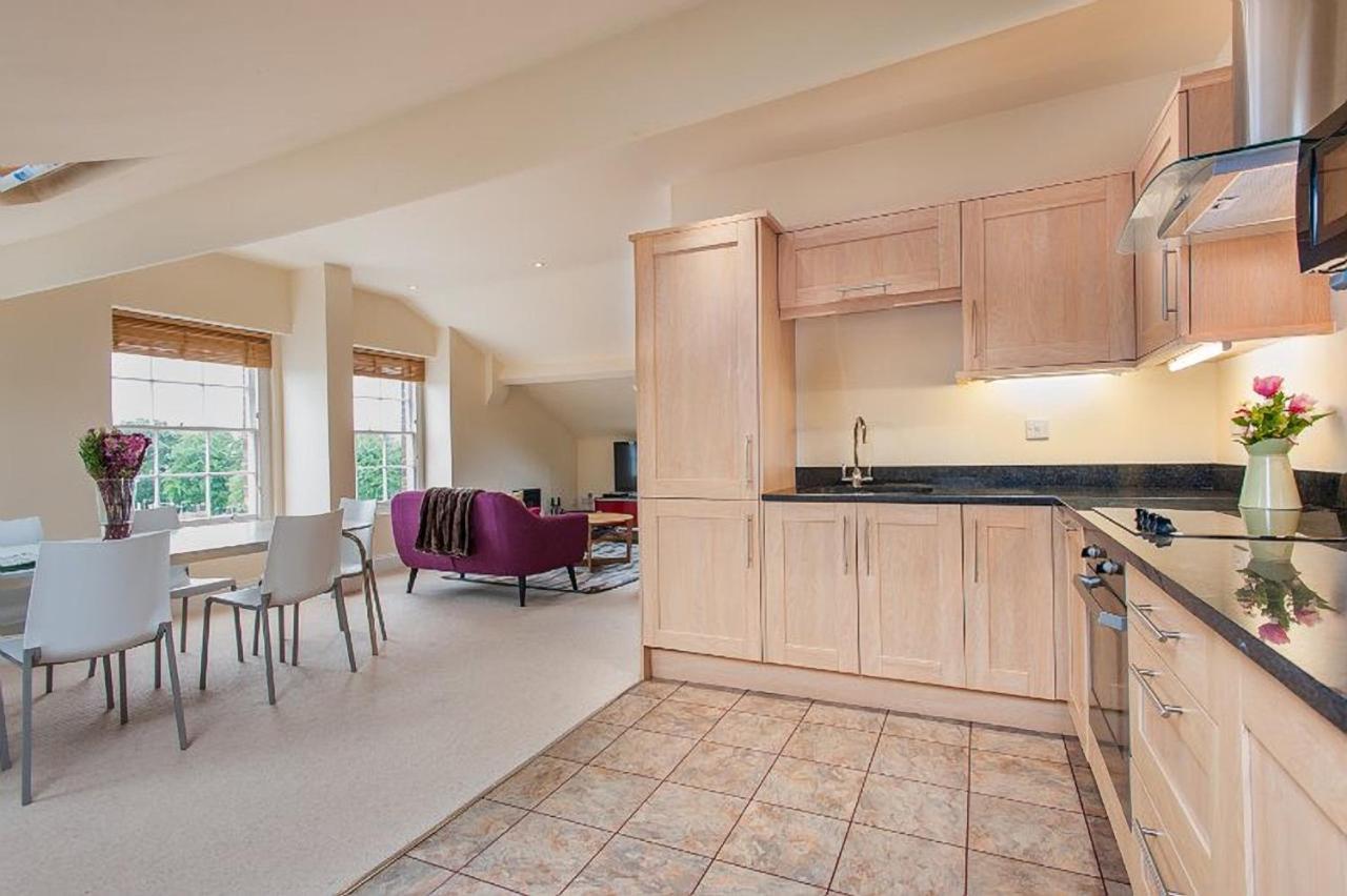 Priory House Apartments Йорк Экстерьер фото
